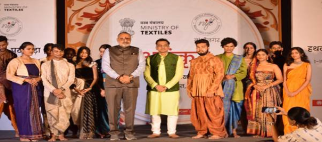 Textiles Minister Shri Giriraj Singh Visits NIFT Gandhinagar For Handloom Pakhwada Celebrations