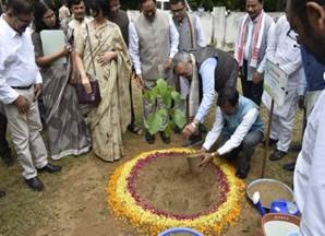 Empowering Artisans and Enhancing India’s Position in the Global Textile Industry Main Focus of Ministry of Textiles in First 100 Days of Government